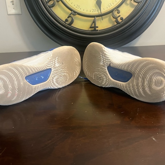 Under Armor Curry Flow 8. - Size 11.5 - Picture 5 of 6